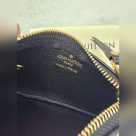 Louis Vuitton Key Pouch - Picture 12 of 14